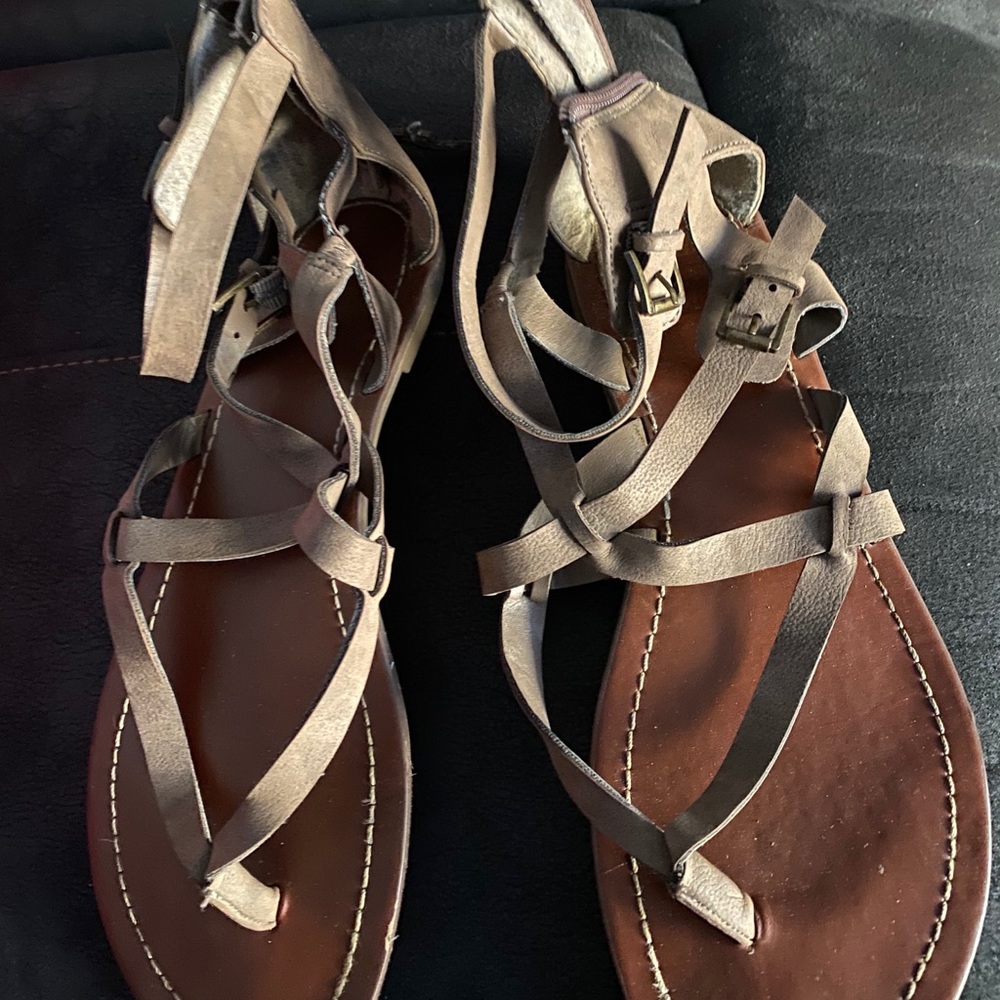 Women’s sandals